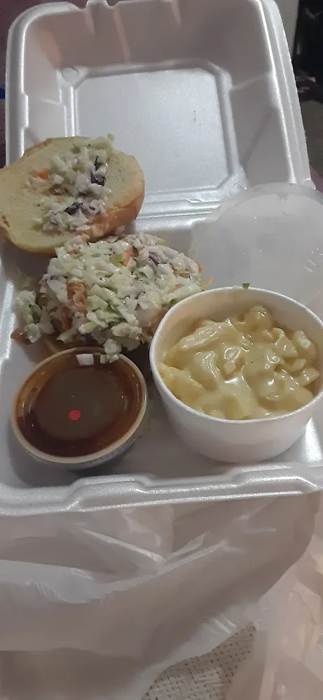 Pulled Pork Sandwich and Macaroni Cheese
